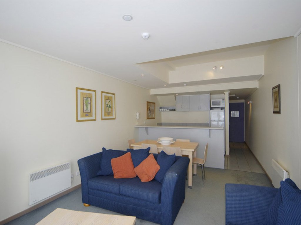 215 White Crystal, Mount Hotham - Thumbnail 2