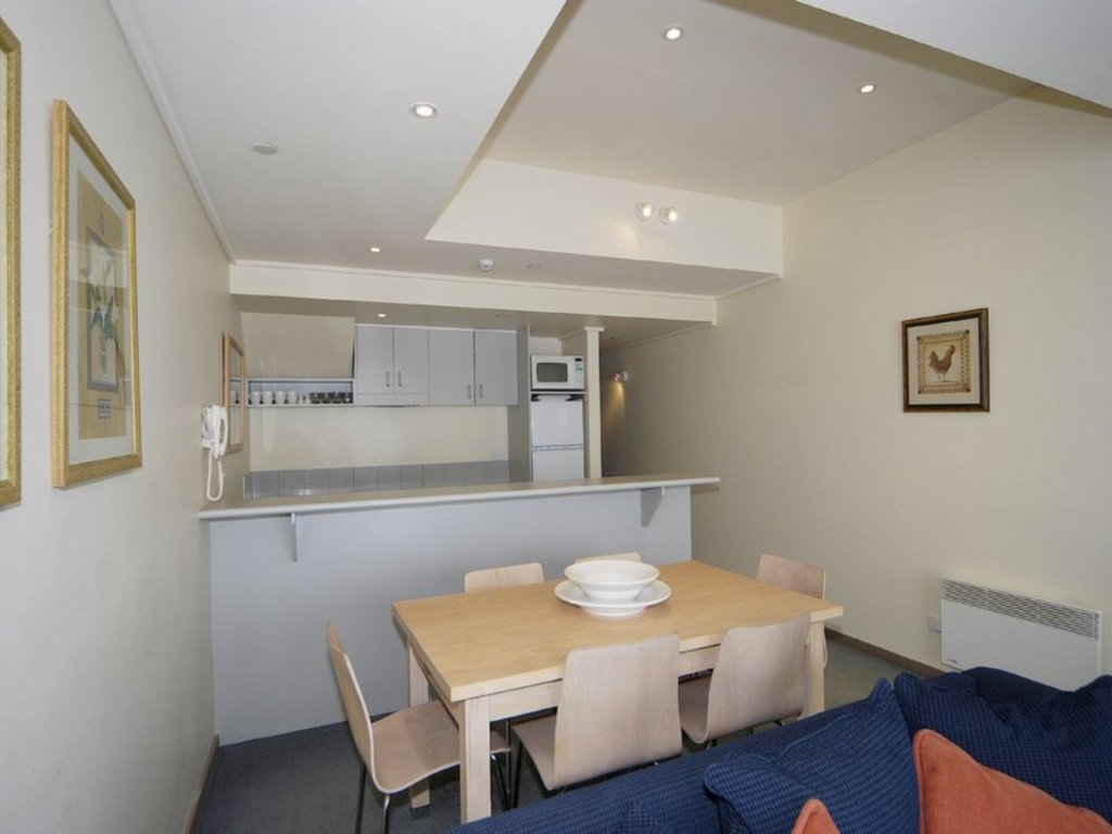 215 White Crystal, Mount Hotham - Thumbnail 3
