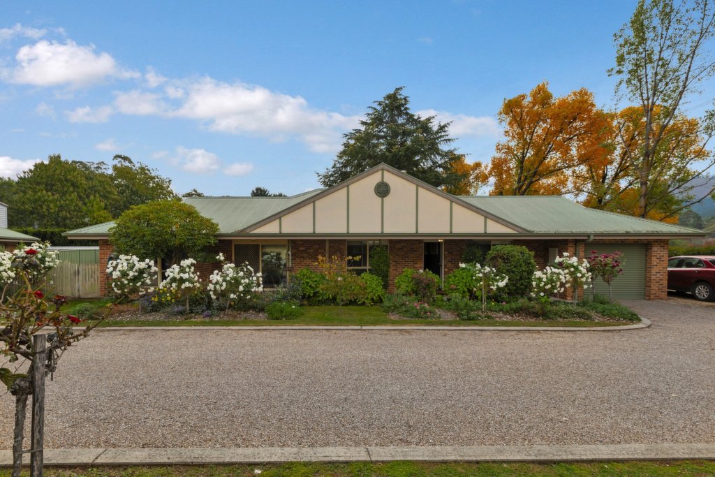 1/8 Gavan Street, Bright - Image 1