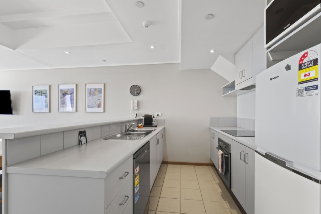 215 White Crystal, Mount Hotham - Thumbnail 8
