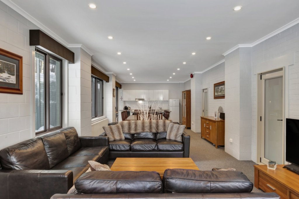 27/11 Schuss Street, Falls Creek - Thumbnail 2