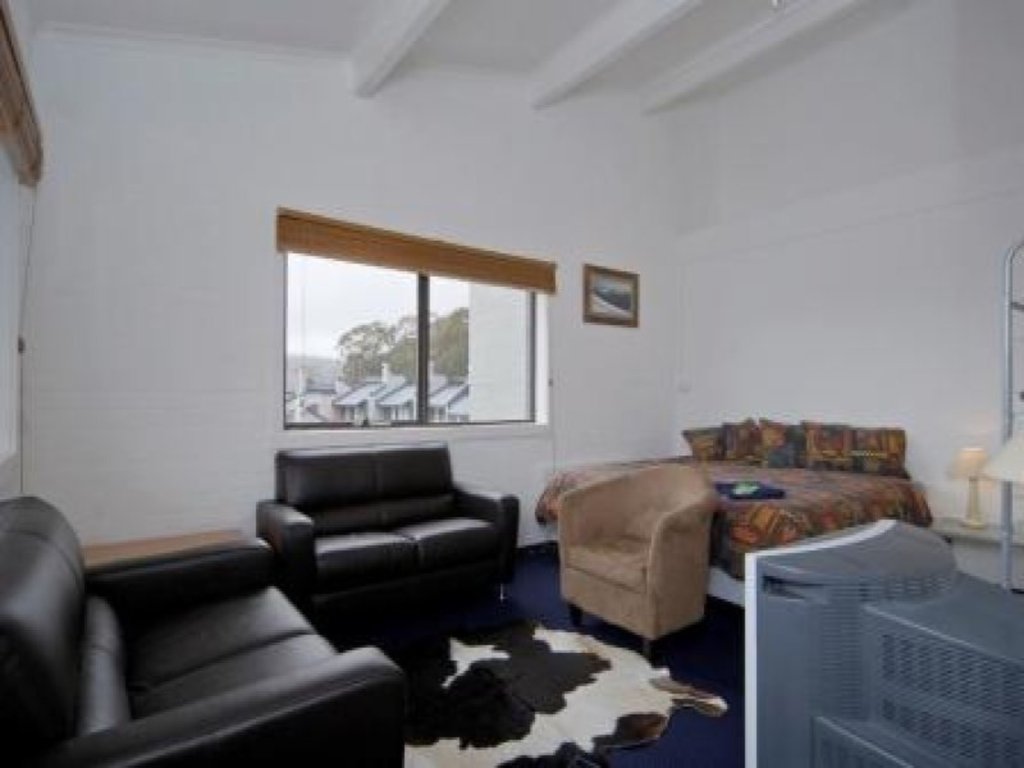 Address Withheld, Falls Creek - Thumbnail 5