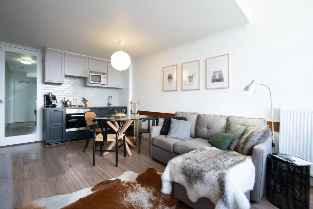 407 Arlberg, Mount Hotham - Image 1