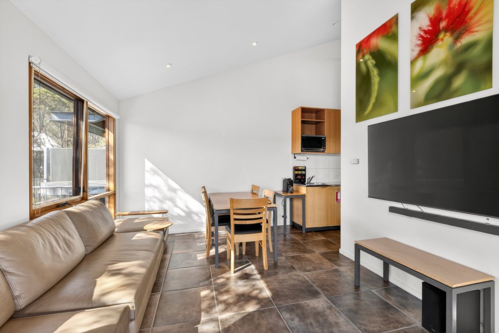 Tomba/4 Schuss Street, Falls Creek - Thumbnail 2