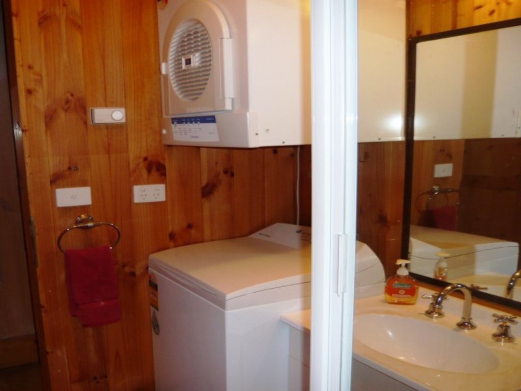 Address Withheld, Falls Creek - Thumbnail 6