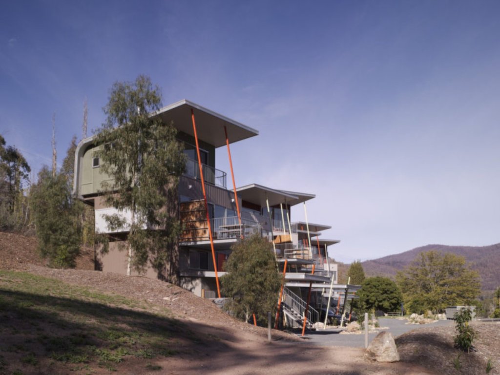 27/27 Svarmisk, Mount Beauty - Image 1