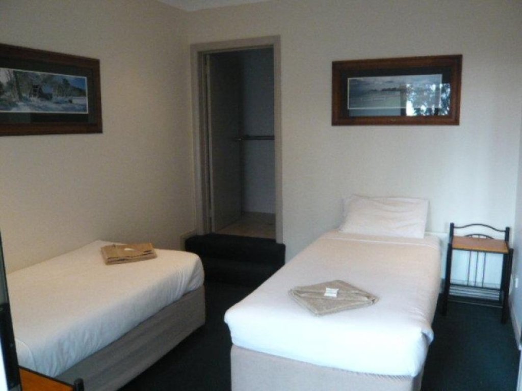 Address Withheld, Falls Creek - Thumbnail 8
