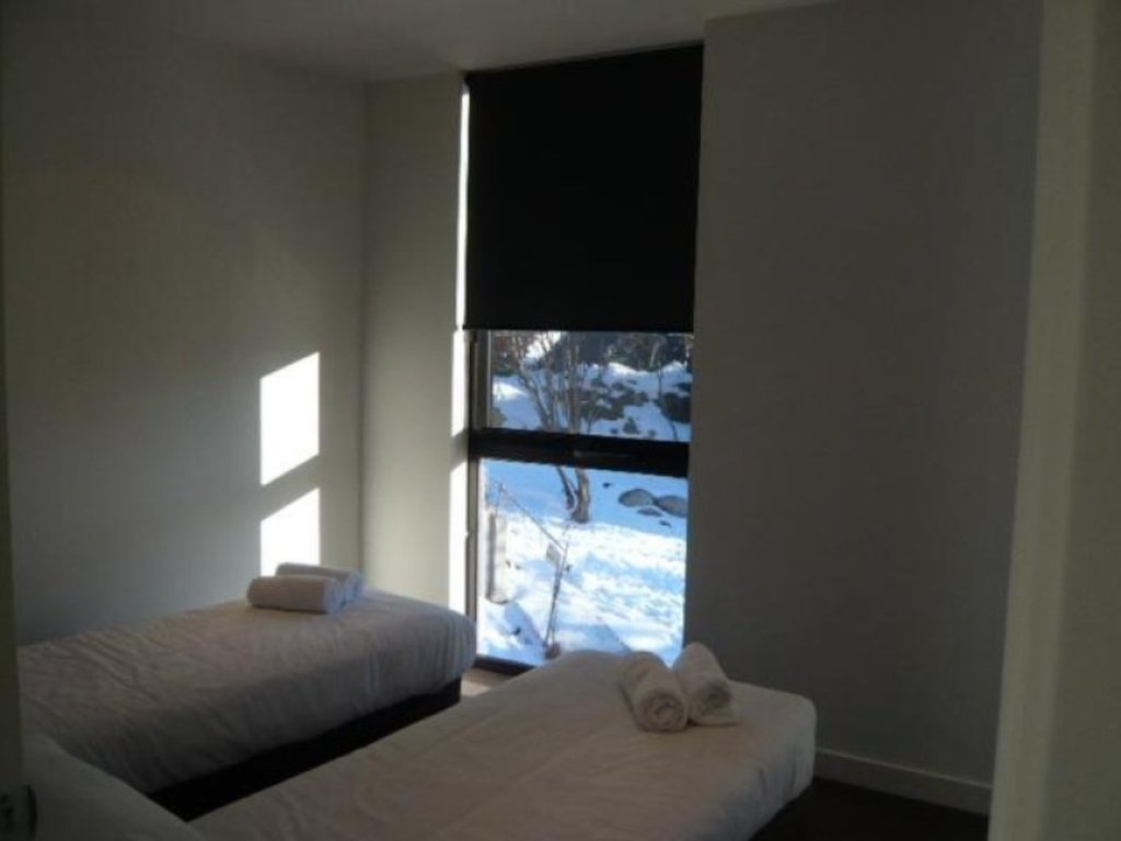 301 St Falls WEST, Falls Creek - Thumbnail 3
