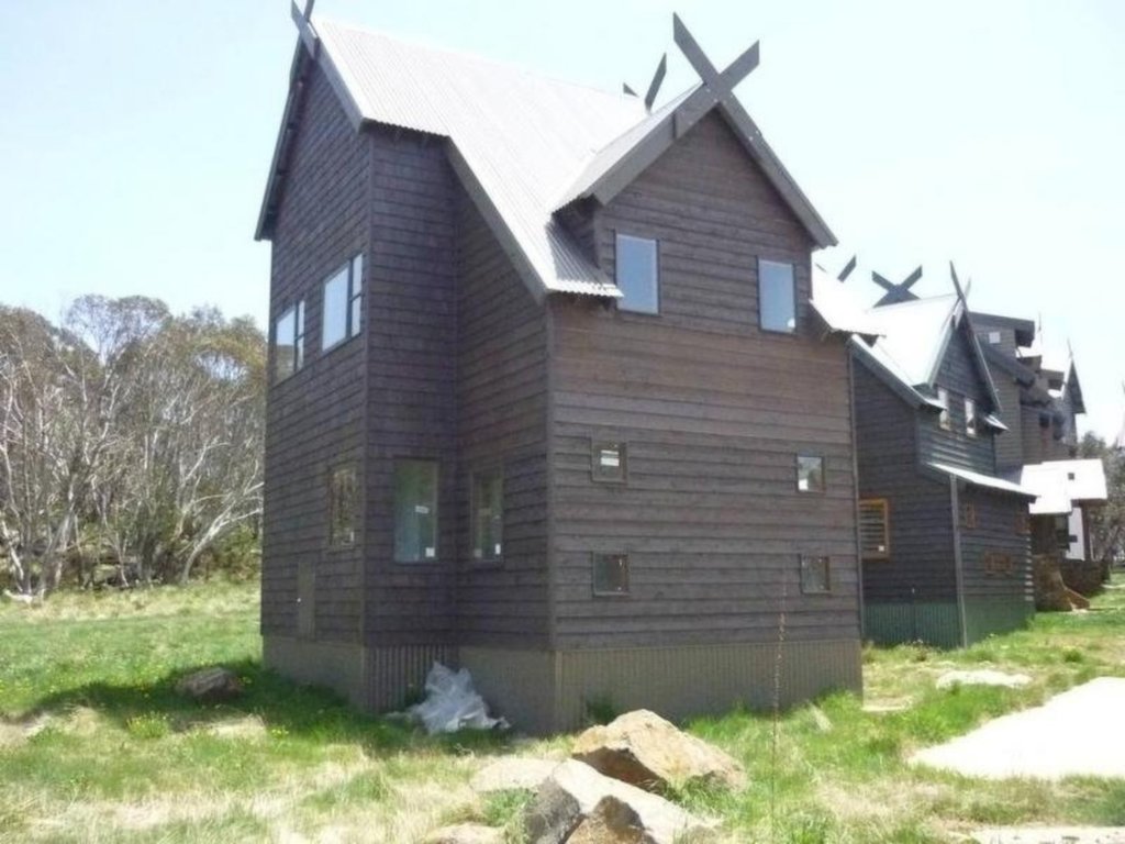 Address Withheld, Dinner Plain - Thumbnail 2