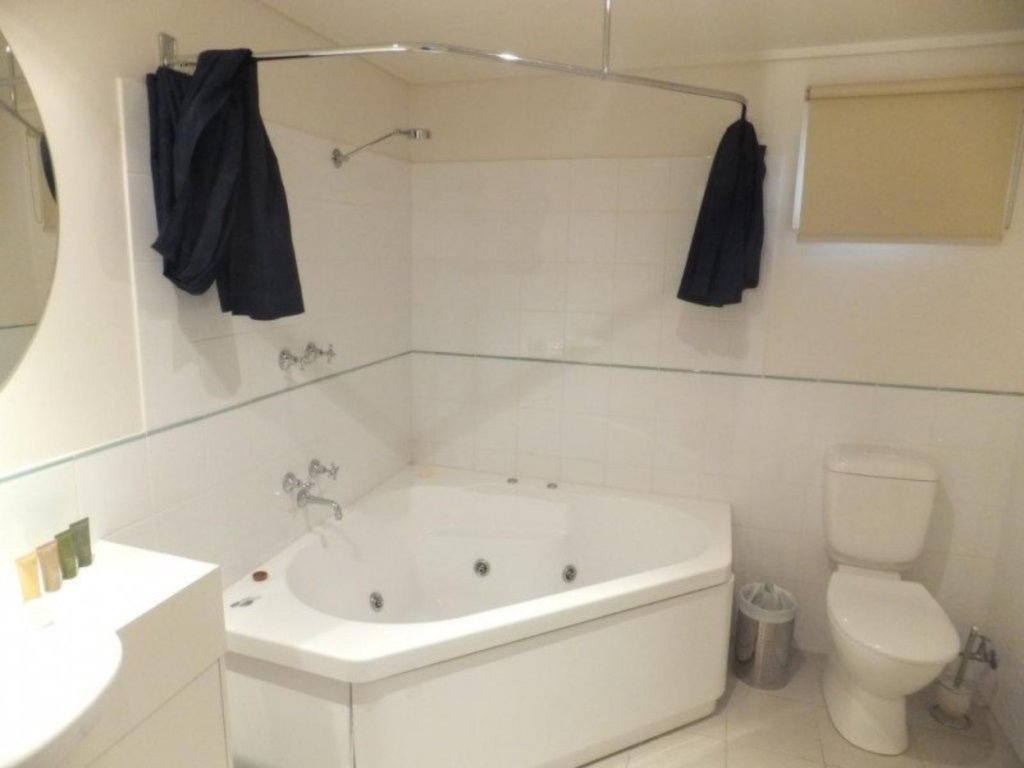 206 White Crystal, Mount Hotham - Thumbnail 5