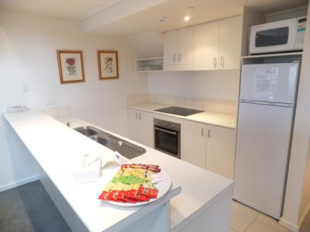 206 White Crystal, Mount Hotham - Thumbnail 4