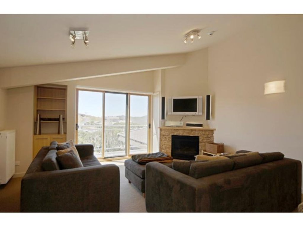 11 Chalet Hotham, Mount Hotham - Thumbnail 3