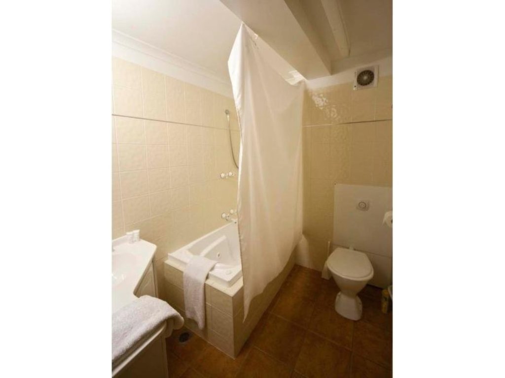 13/8 Falls Creek Road, Falls Creek - Thumbnail 7