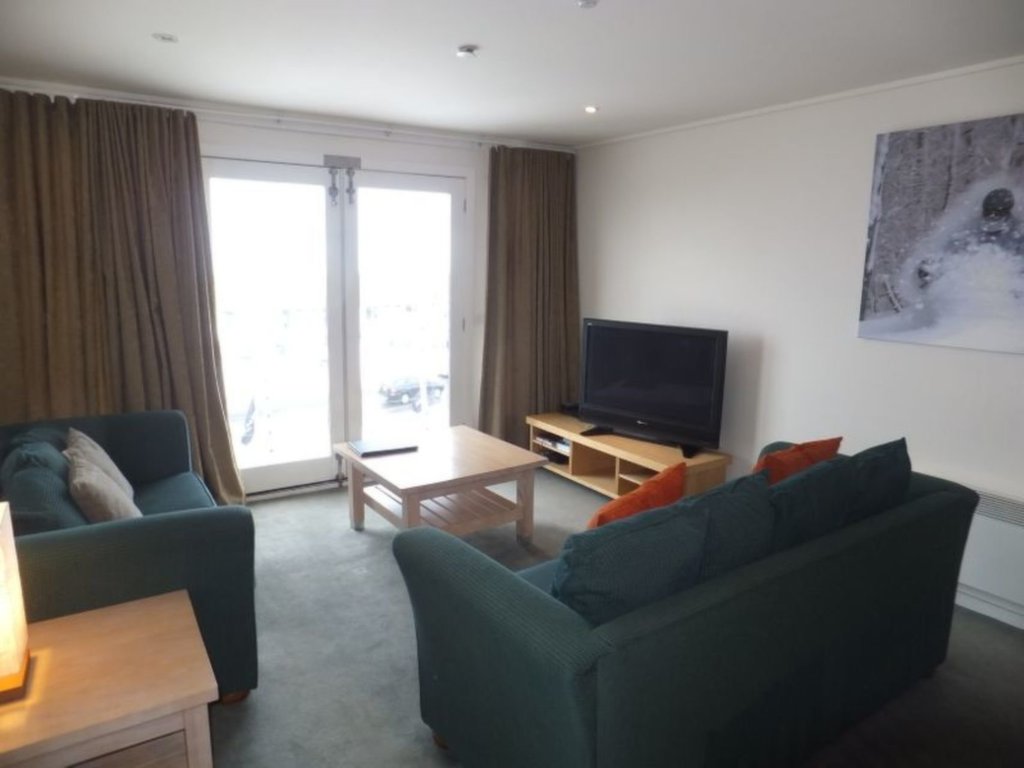 216 White Crystal, Mount Hotham - Thumbnail 4