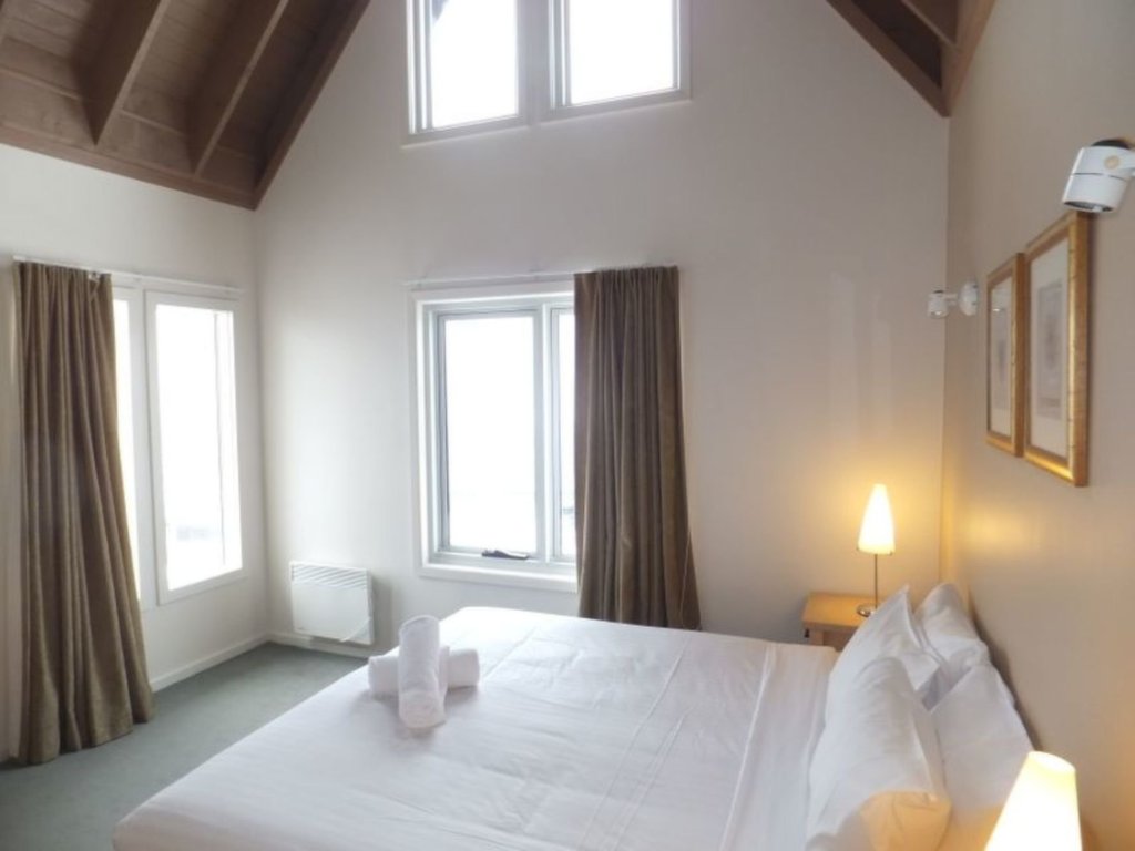 216 White Crystal, Mount Hotham - Thumbnail 6