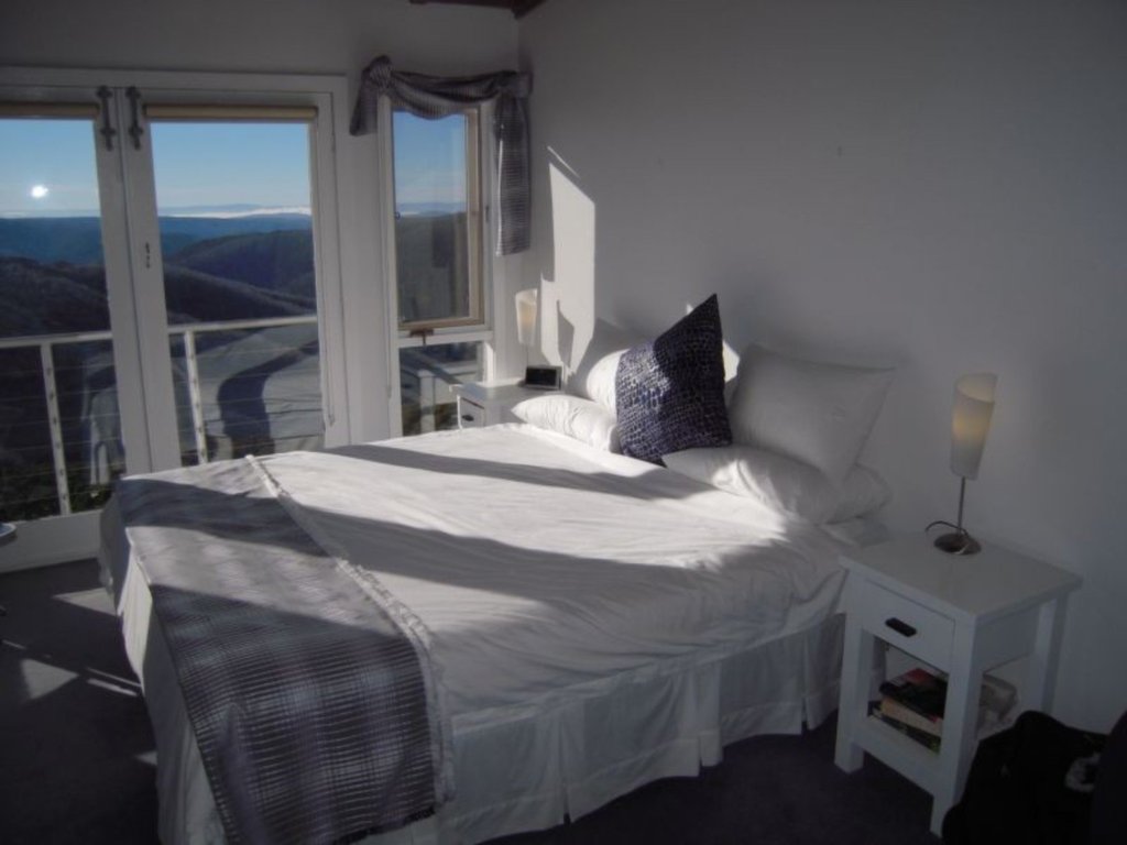 203 White Crystal, Mount Hotham - Thumbnail 3