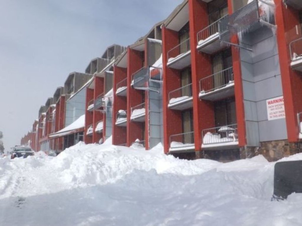 005 Arlberg, Mount Hotham - Thumbnail 8