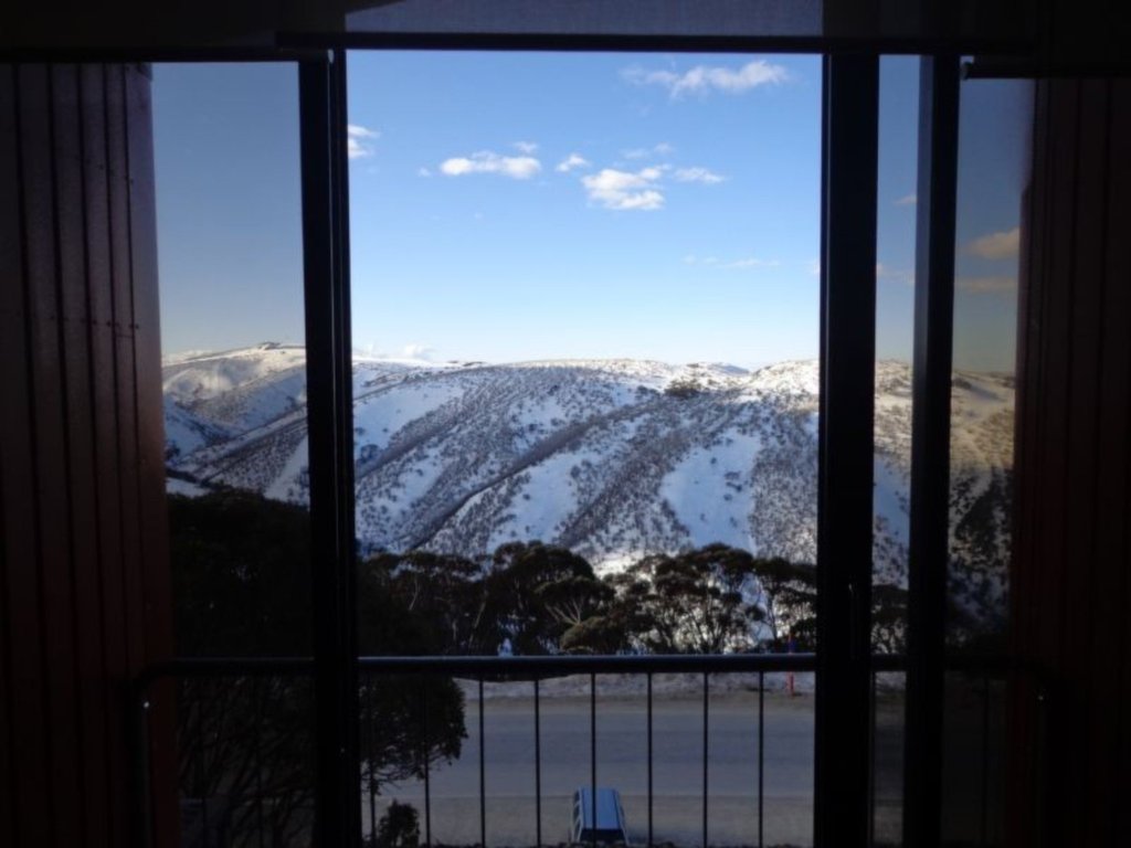 005 Arlberg, Mount Hotham - Thumbnail 4