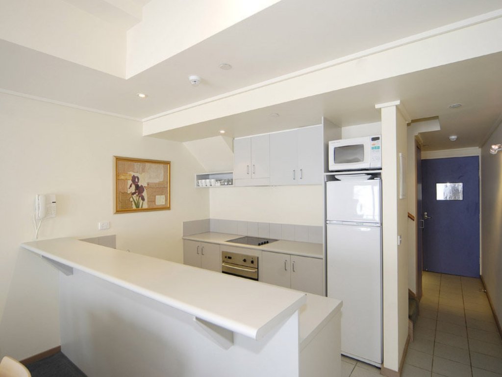 215 White Crystal, Mount Hotham - Thumbnail 4