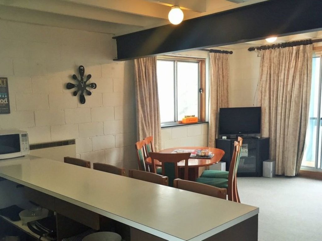 4/19 Falls Creek Road, Falls Creek - Thumbnail 2