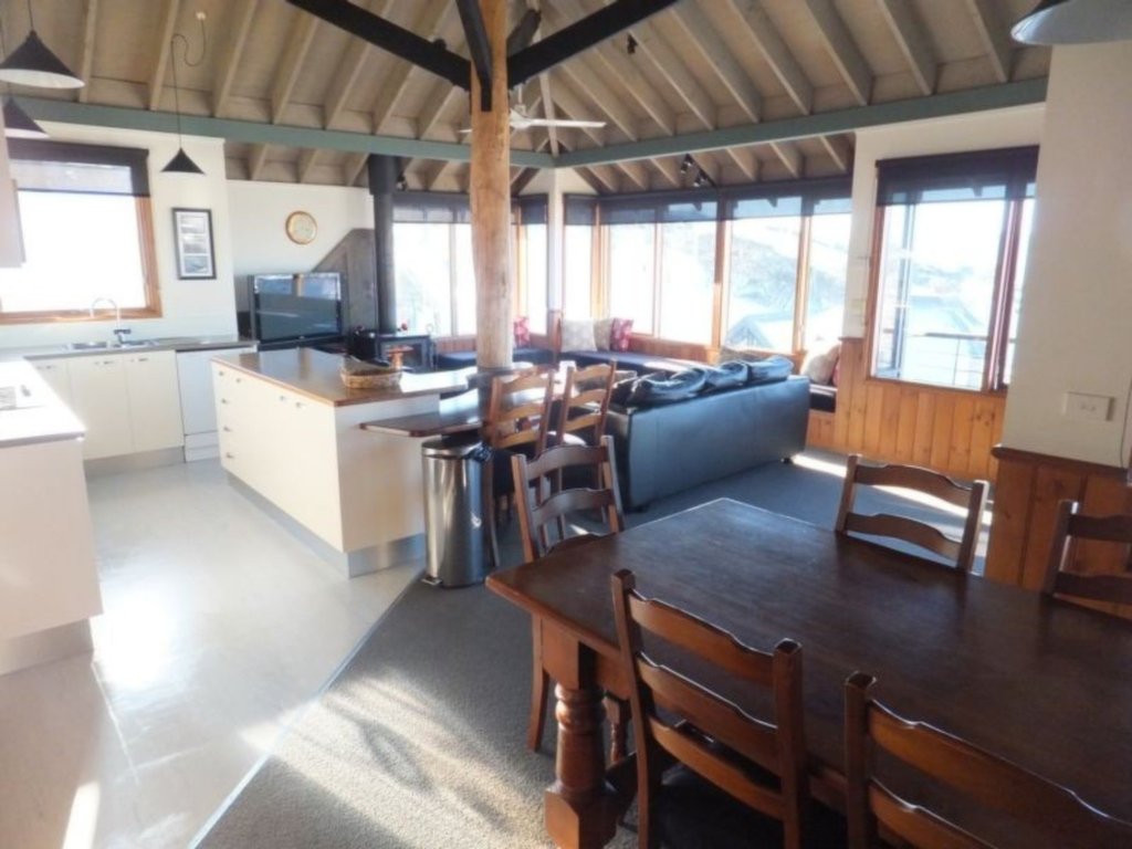 Eagles Nest, Mount Hotham - Thumbnail 3