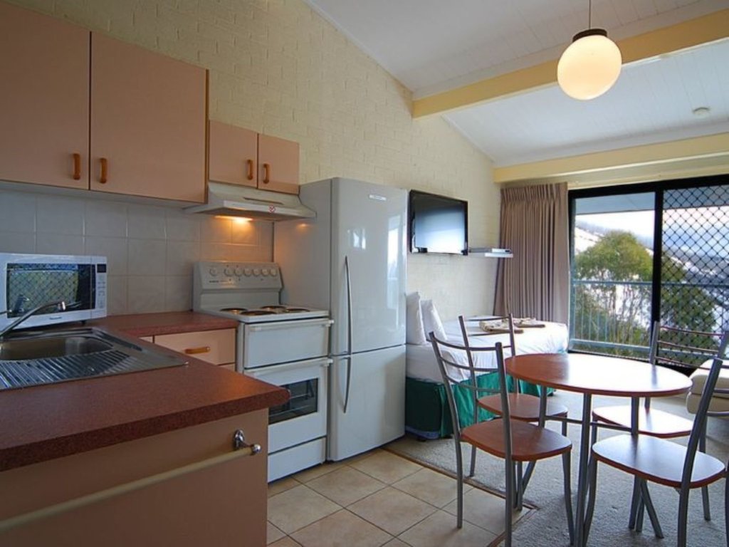 12/11 Schuss Street, Falls Creek - Thumbnail 2