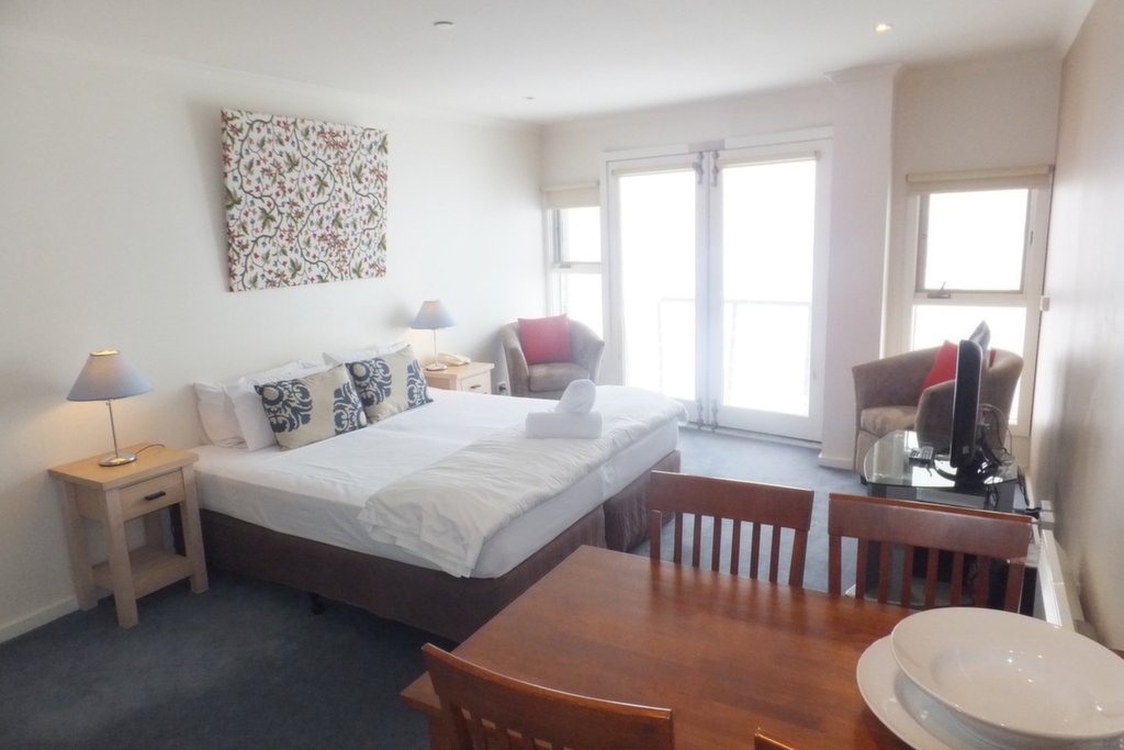 111 White Crystal, Mount Hotham - Thumbnail 2